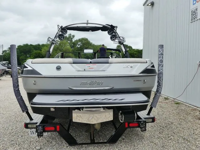 Slide: The Image of Malibu Wakesetter LSV 2011 - 6