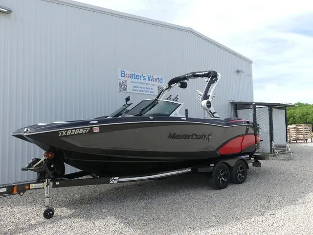 The Image of MasterCraft X23 CUSTOM 2017 - 1