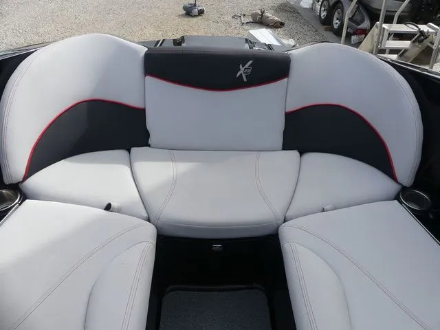 Slide: The Image of MasterCraft X23 CUSTOM 2017 - 10