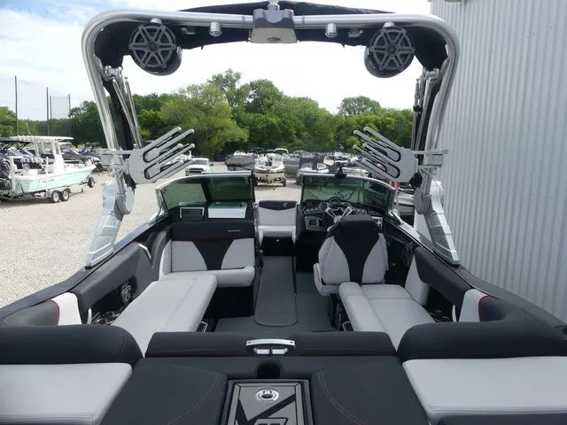 Slide: The Image of MasterCraft X23 CUSTOM 2017 - 16