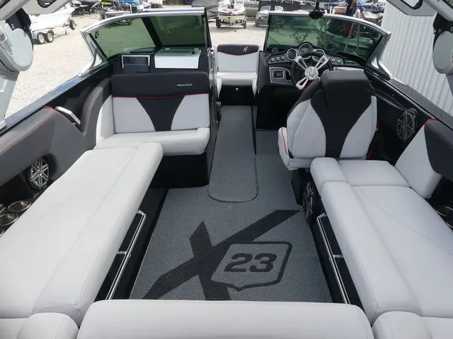 Slide: The Image of MasterCraft X23 CUSTOM 2017 - 17