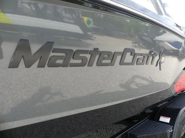 Slide: The Image of MasterCraft X23 CUSTOM 2017 - 31