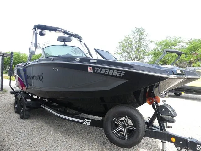 Slide: The Image of MasterCraft X23 CUSTOM 2017 - 5