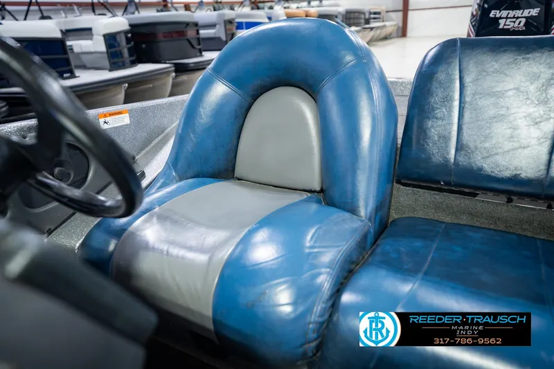 Slide: The Image of Blue and gray seating in a 2007 Ranger 188 VS boat interior. - 42