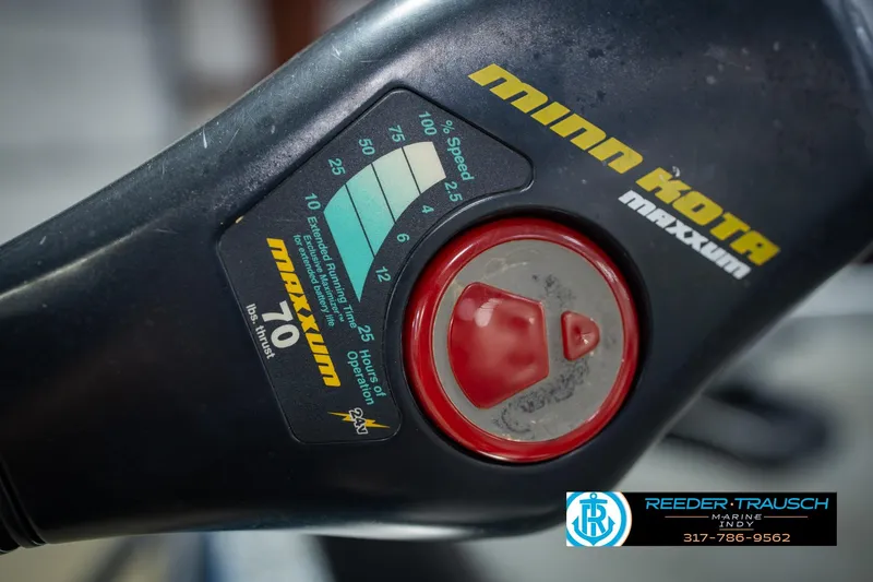 Slide: The Image of Minn Kota Maxxum 70 lbs thrust control panel on Ranger 188 VS, 2007 model. - 55