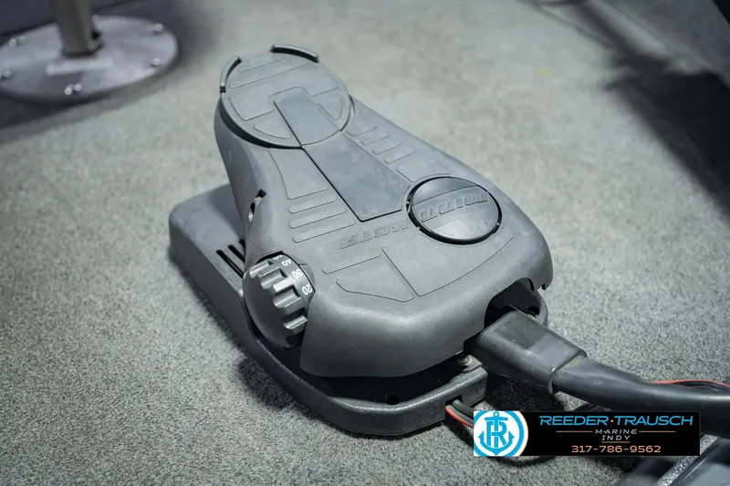 Slide: The Image of Foot pedal control on 2007 Ranger 188 VS boat, featuring Reeder-Trausch Marine branding. - 57