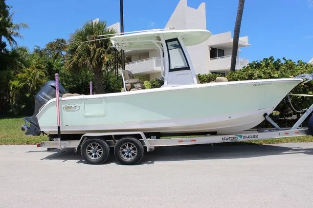 Slide: The Image of Sea Hunt Ultra 235 SE 2018 - 13