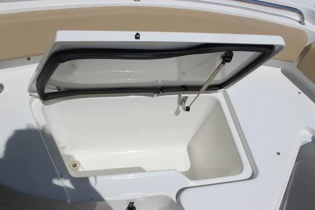 Slide: The Image of Sea Hunt Ultra 235 SE 2018 - 14