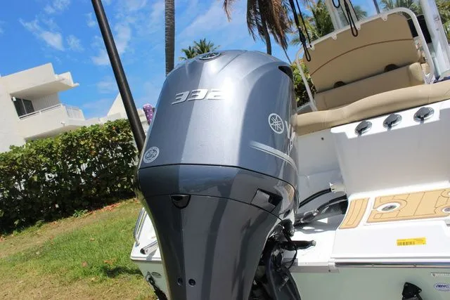 Slide: The Image of Sea Hunt Ultra 235 SE 2018 - 19