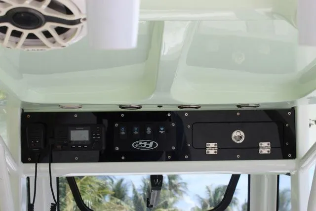 Slide: The Image of Sea Hunt Ultra 235 SE 2018 - 28