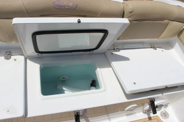 Slide: The Image of Sea Hunt Ultra 235 SE 2018 - 29