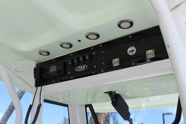 Slide: The Image of Sea Hunt Ultra 235 SE 2018 - 6