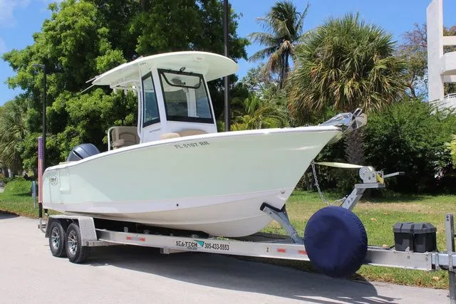 Slide: The Image of Sea Hunt Ultra 235 SE 2018 - 7