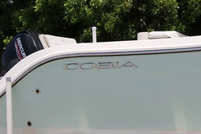 Slide: The Image of Cobia 220 Center Console 2021 - 6