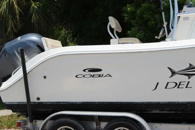 Slide: The Image of Cobia 220 Center Console 2018 - 6
