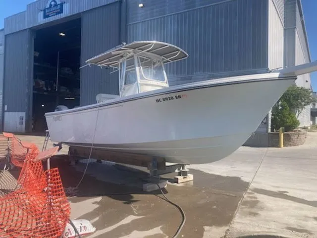 Slide: The Image of Parker Marine 2501 Center Console 2015 - 3