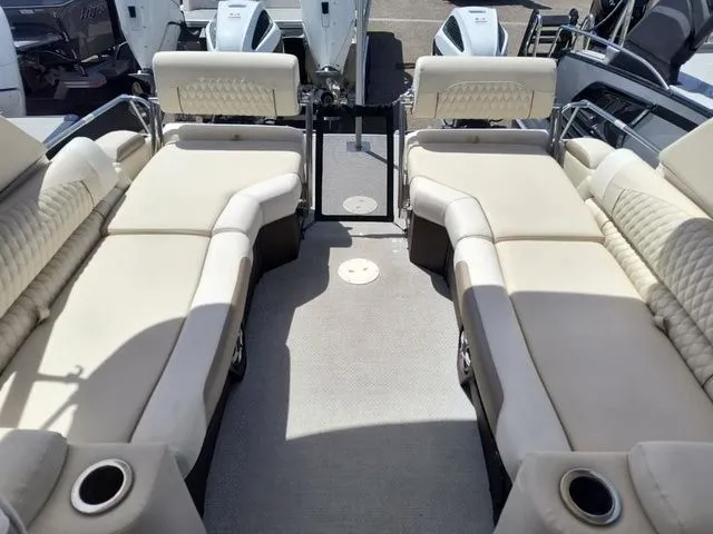 Slide: The Image of Tahoe Cascade Quad Lounge Shift 25 FT 2026 - 16