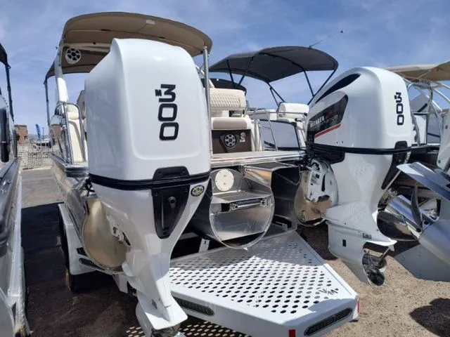 Slide: The Image of Tahoe Cascade Quad Lounge Shift 25 FT 2026 - 3