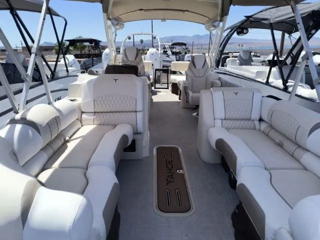 Slide: The Image of Tahoe Cascade Quad Lounge Shift 25 FT 2026 - 9