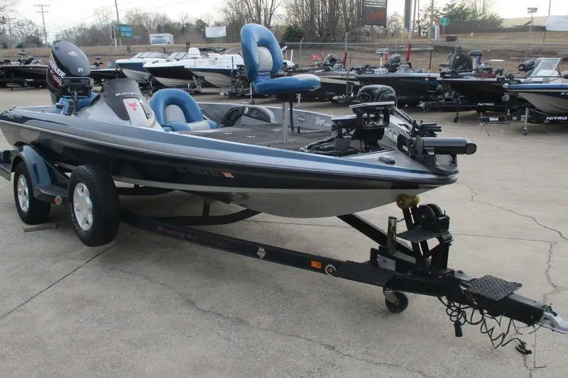 Slide: The Image of 2007 Ranger 188VS Intracoastal boat on trailer, displayed outdoors. - 5
