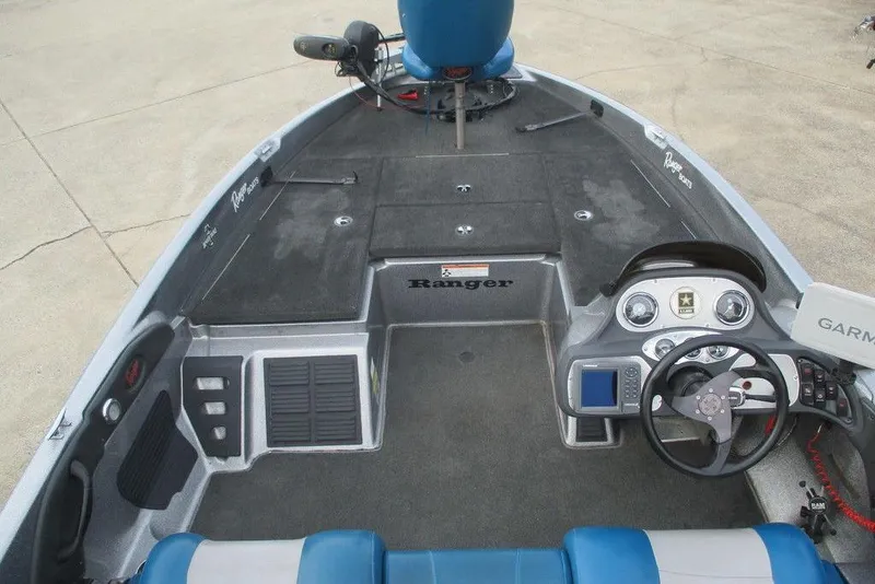 Slide: The Image of 2007 Ranger 188VS Intracoastal boat interior with steering console and seating. - 6