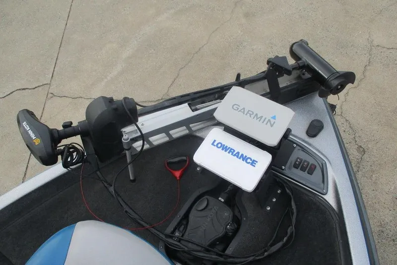 Slide: The Image of 2007 Ranger 188VS Intracoastal boat with Garmin and Lowrance electronics. - 7