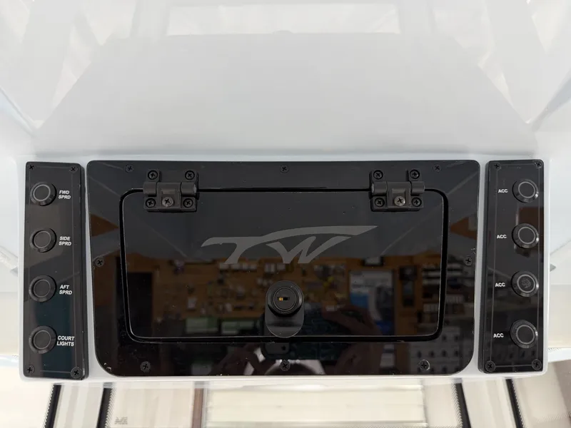 Slide: The Image of Tidewater 220 LXF 2026 - 24