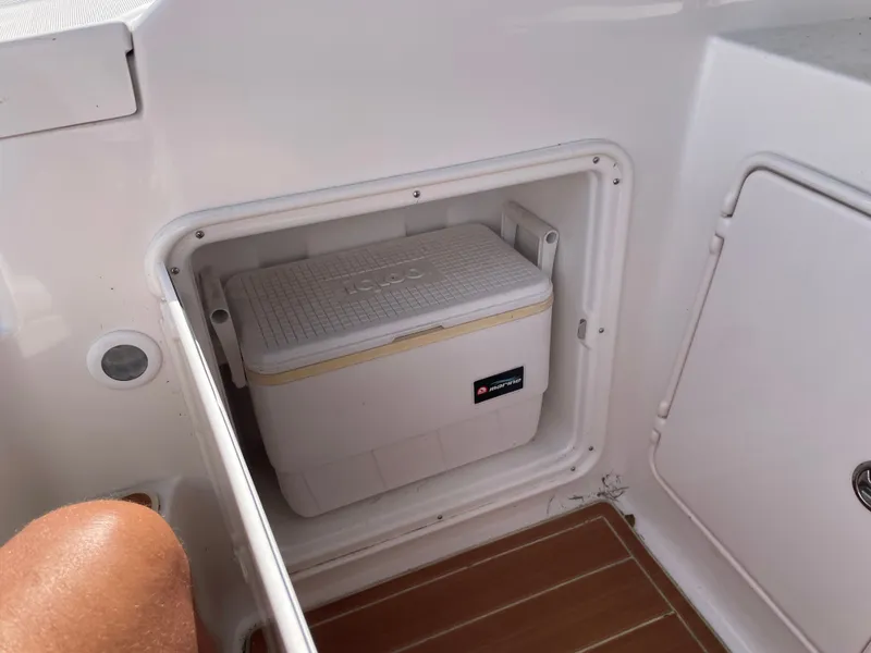 Slide: The Image of Igloo cooler in Regal 3560 Express boat, year 2005. - 37