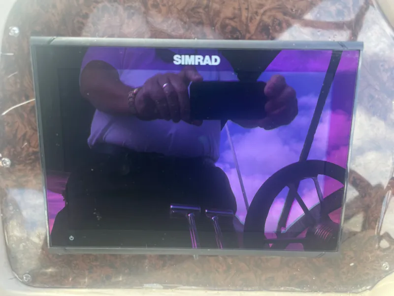 Slide: The Image of Simrad screen on Regal 3560 Express boat, 2005 model. - 6