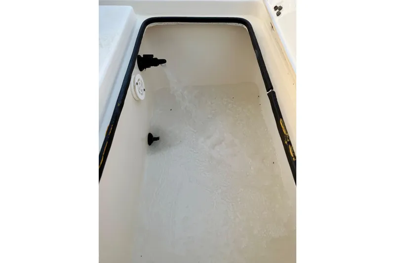 Slide: The Image of Livewell in 2009 ShearWater 2400Z boat, filling with water. - 30