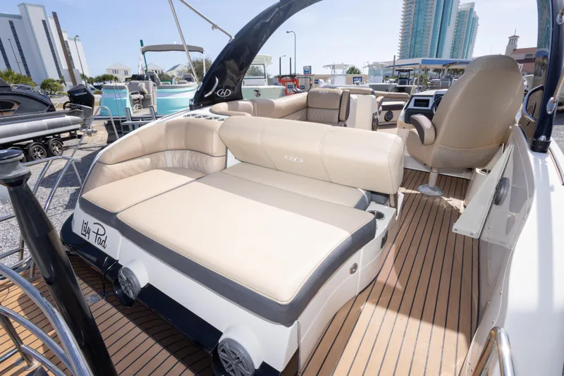 Slide: The Image of 2016 Harris Crowne 250 boat interior with luxurious seating and modern design. - 20