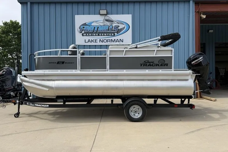 The Image of 2026 Sun Tracker Bass Buggy 16 XL Select pontoon boat at Foothills Marine Center. - 2