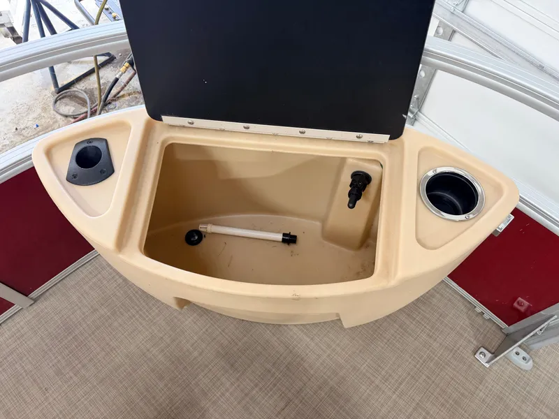 Slide: The Image of Sun Tracker Fishin Barge 22 DLX XP3 Tritoon & 150HP Mercury 4Stroke - $39,995 2019 - 14