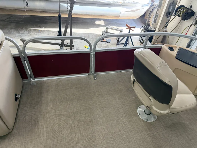 Slide: The Image of Sun Tracker Fishin Barge 22 DLX XP3 Tritoon & 150HP Mercury 4Stroke - $39,995 2019 - 15