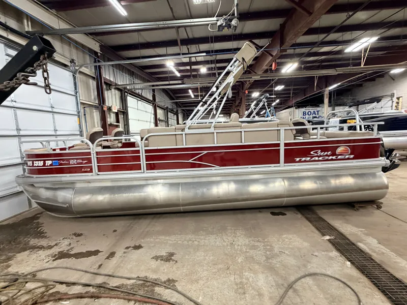 Slide: The Image of Sun Tracker Fishin Barge 22 DLX XP3 Tritoon & 150HP Mercury 4Stroke - $39,995 2019 - 33