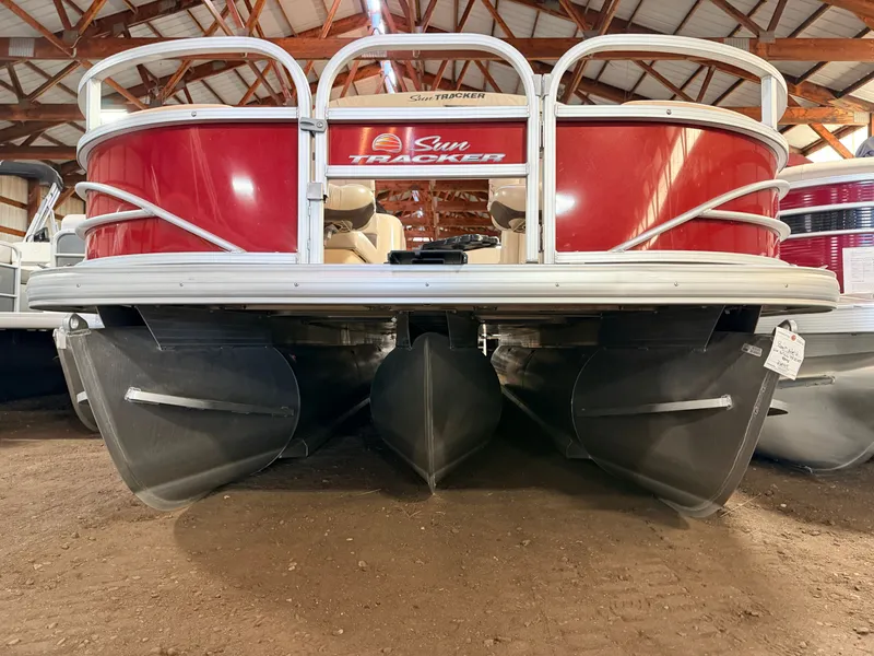 Slide: The Image of Sun Tracker Fishin Barge 22 DLX XP3 Tritoon & 150HP Mercury 4Stroke - $39,995 2019 - 70