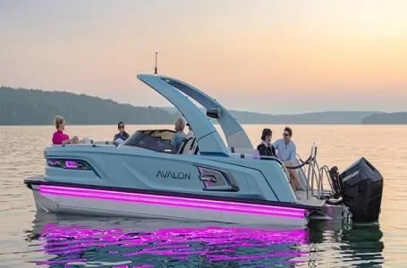 The Image of Avalon Avalon Carbon Series Excalibur Quad Lounger Shift Windshield - 27 FT w/ 400HP Mercury! 2026 - 1