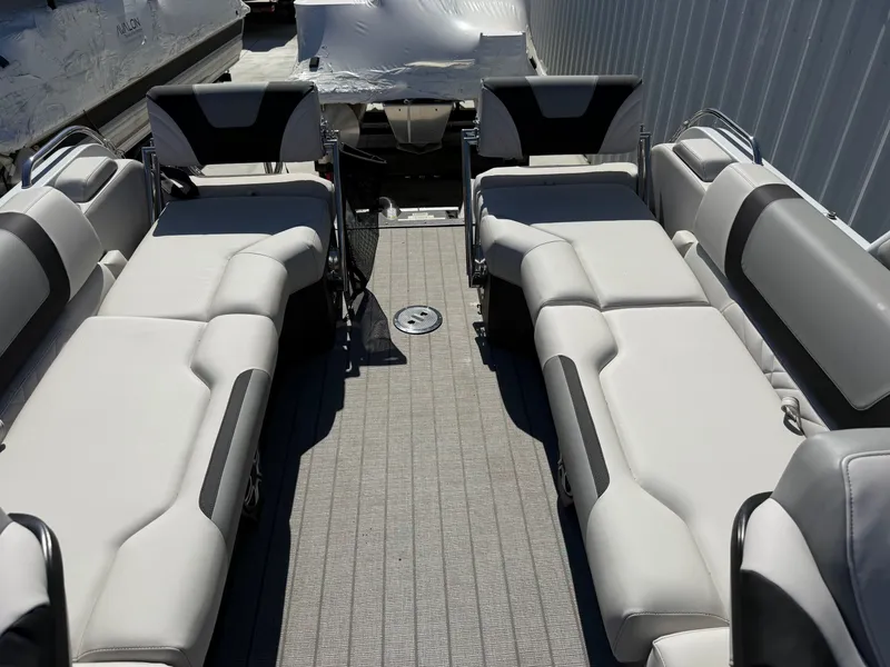 Slide: The Image of Interior of Avalon Carbon Series Excalibur Quad Lounger 2026. - 9