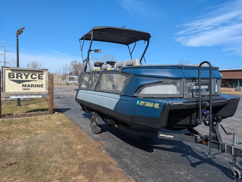 The Image of Sea-Doo Switch Cruise Limited 21 - 230 hp 2024 - 1