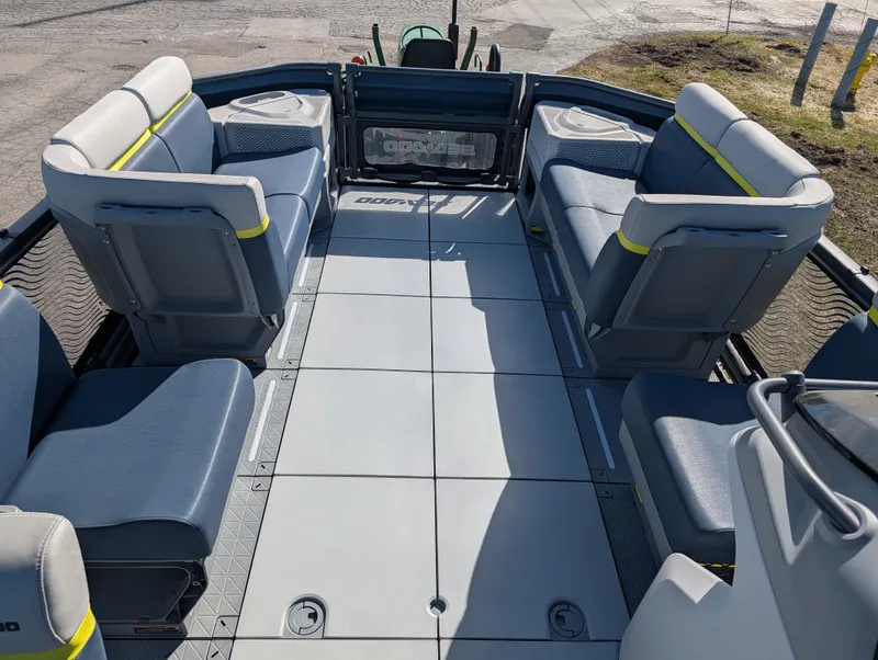 Slide: The Image of Sea-Doo Switch Cruise Limited 21 - 230 hp 2024 - 10