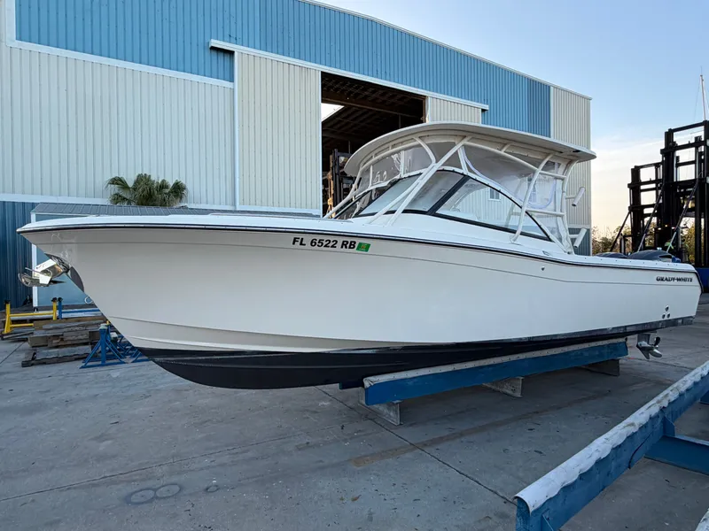 The Image of Grady-White Freedom 285 2016 - 1