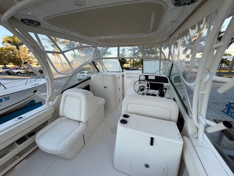 Slide: The Image of Grady-White Freedom 285 2016 - 10