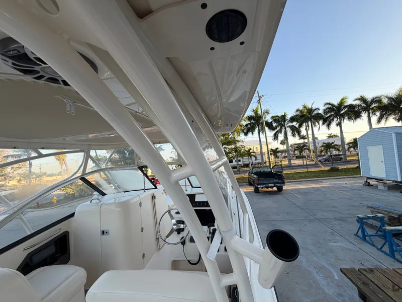 Slide: The Image of Grady-White Freedom 285 2016 - 30