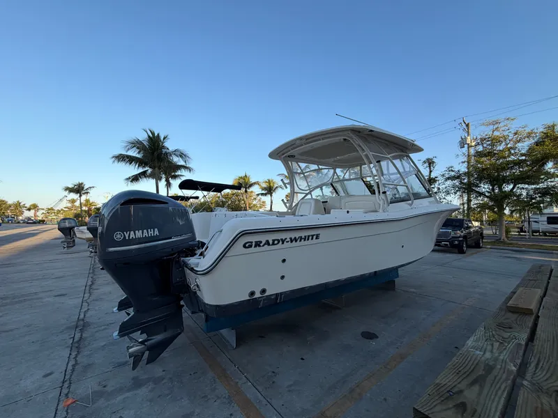 Slide: The Image of Grady-White Freedom 285 2016 - 7