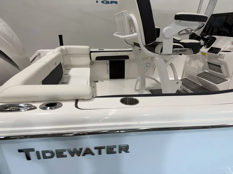 Slide: The Image of Tidewater 220 LXF 2026 - 10