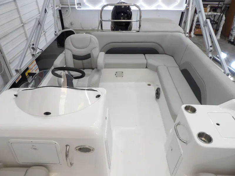 Slide: The Image of Hurricane Fun Deck 198 2025 - 11