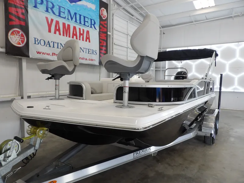 Slide: The Image of Hurricane Fun Deck 198 2025 - 3