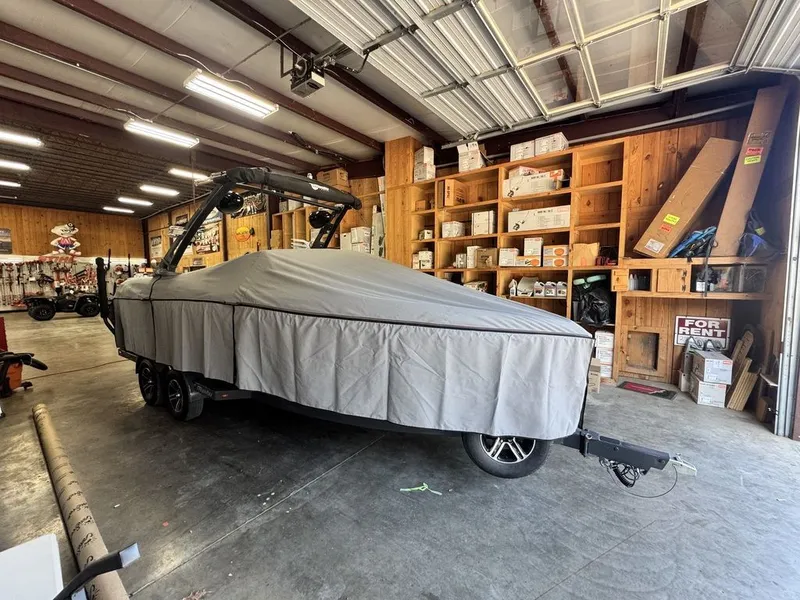 Slide: The Image of Malibu Wakesetter 22 VLX 2015 - 13