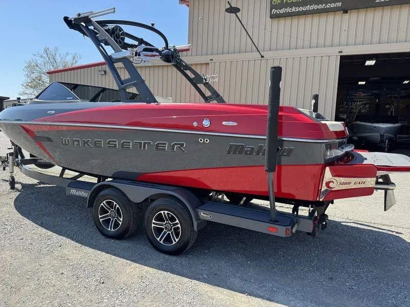 Slide: The Image of Malibu Wakesetter 22 VLX 2015 - 2