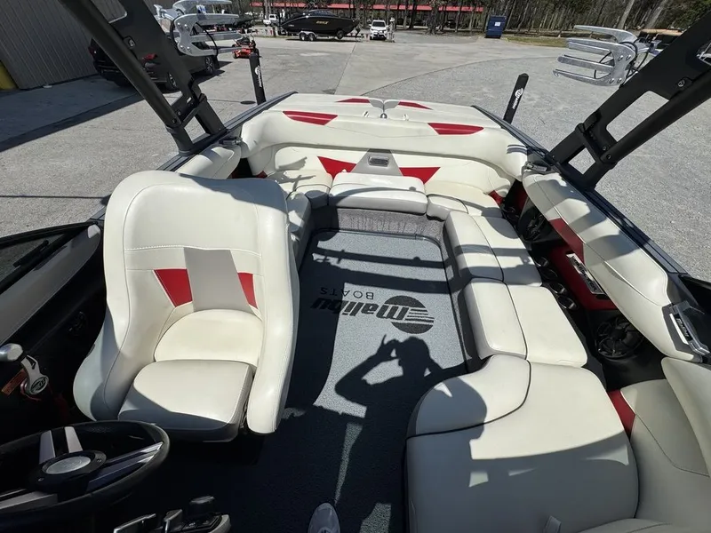 Slide: The Image of Malibu Wakesetter 22 VLX 2015 - 6